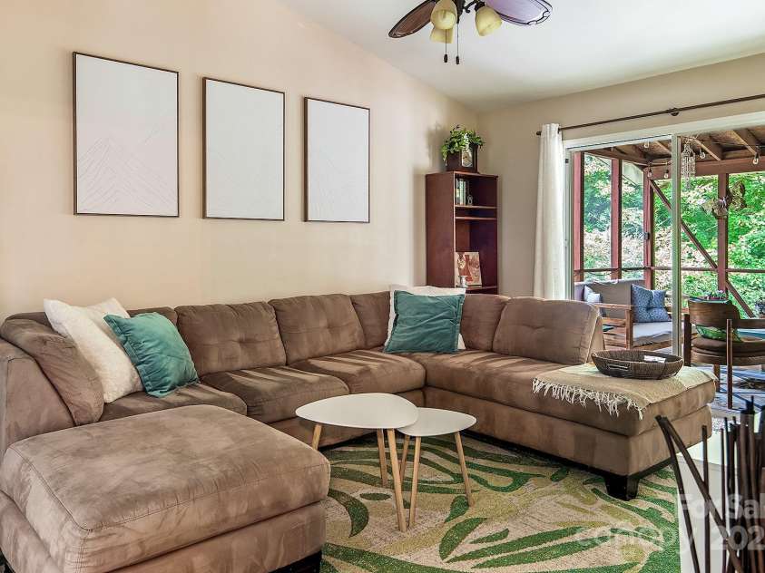 5922 Sullins Road, Charlotte, NC 28214.  MLS# CAR4272470, YatesRealty ID 22942. 