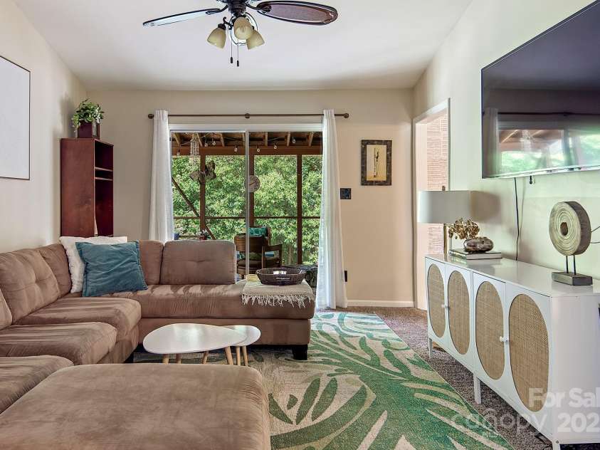5922 Sullins Road, Charlotte, NC 28214.  MLS# CAR4272470, YatesRealty ID 22942. 