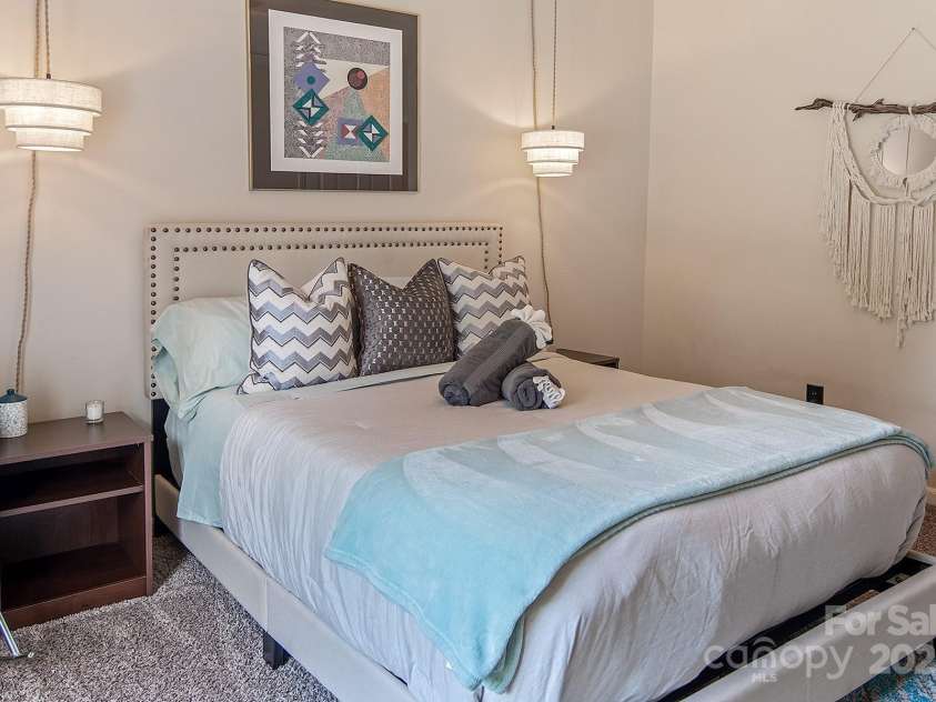 5922 Sullins Road, Charlotte, NC 28214.  MLS# CAR4272470, YatesRealty ID 22942. 
