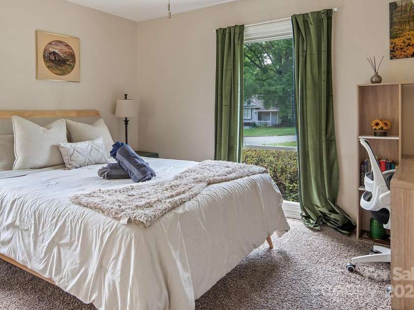 5922 Sullins Road, Charlotte, NC 28214.  MLS# CAR4272470, YatesRealty ID 22942. 