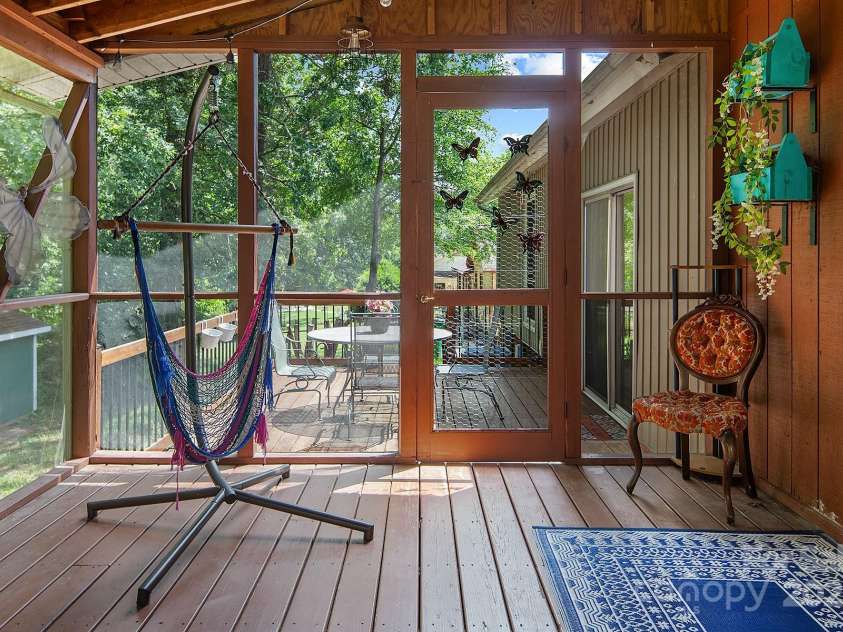 5922 Sullins Road, Charlotte, NC 28214.  MLS# CAR4272470, YatesRealty ID 22942. 