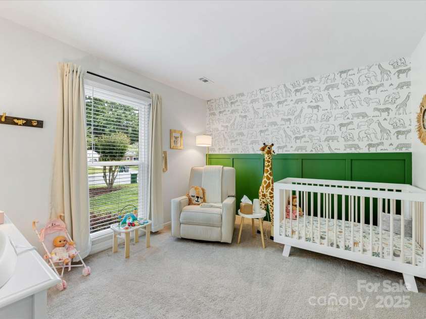 1115 Berry Ridge Road, Charlotte, NC 28270.  MLS# CAR4274309, YatesRealty ID 22944. 3rd bedroom with accent wall!