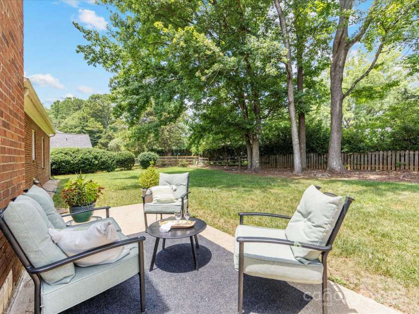 1115 Berry Ridge Road, Charlotte, NC 28270.  MLS# CAR4274309, YatesRealty ID 22944. Enjoy the quiet space on your outdoor patio!