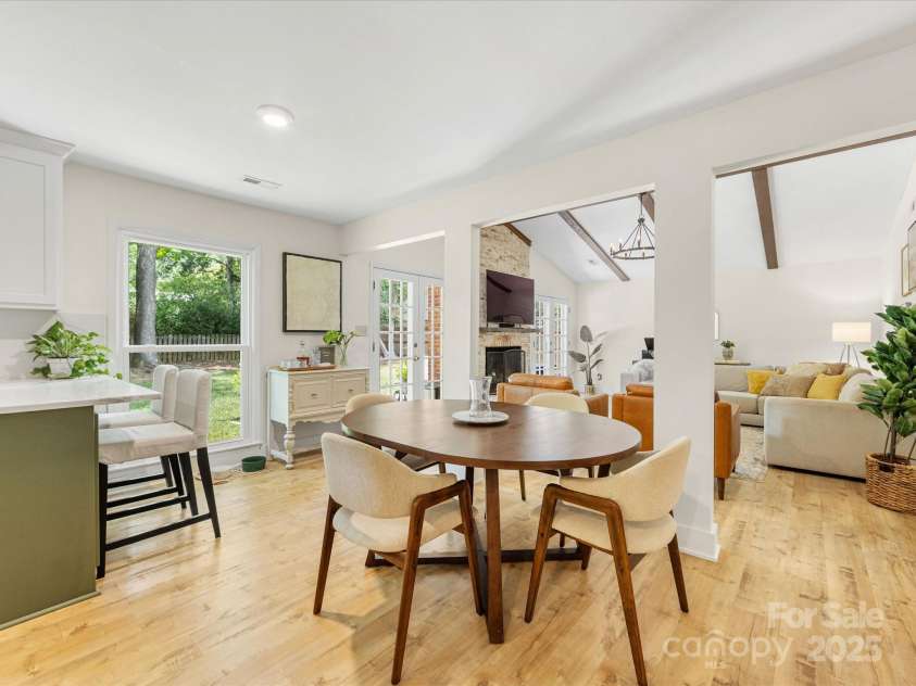 1115 Berry Ridge Road, Charlotte, NC 28270.  MLS# CAR4274309, YatesRealty ID 22944. Great space for everyday living!