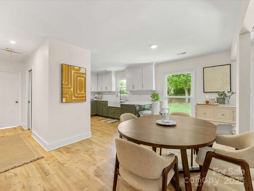 1115 Berry Ridge Road, Charlotte, NC 28270.  MLS# CAR4274309, YatesRealty ID 22944. Open dining area