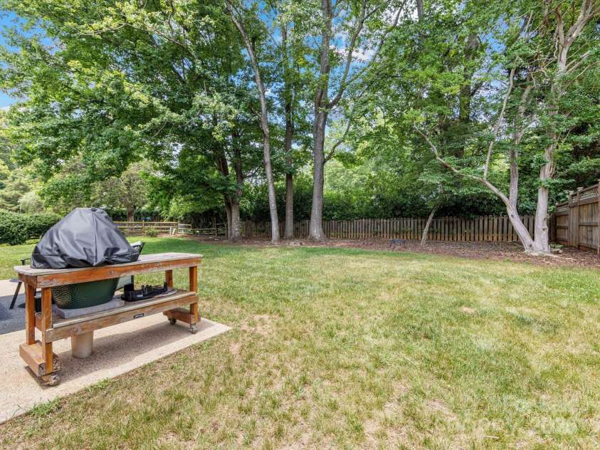 1115 Berry Ridge Road, Charlotte, NC 28270.  MLS# CAR4274309, YatesRealty ID 22944. So much space for anything you need!