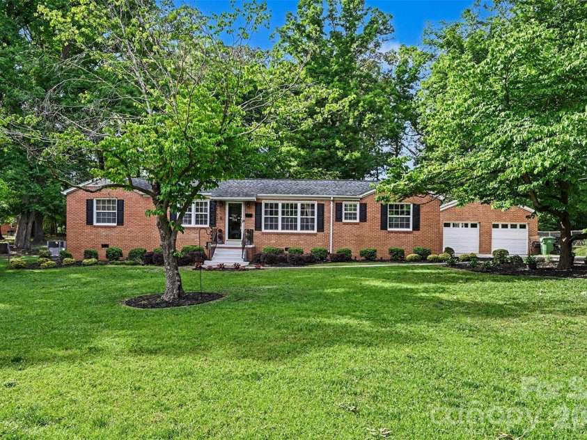 704 Marion Sims Drive, Lancaster, SC 29720.  MLS# CAR4379158, YatesRealty ID 22944. 