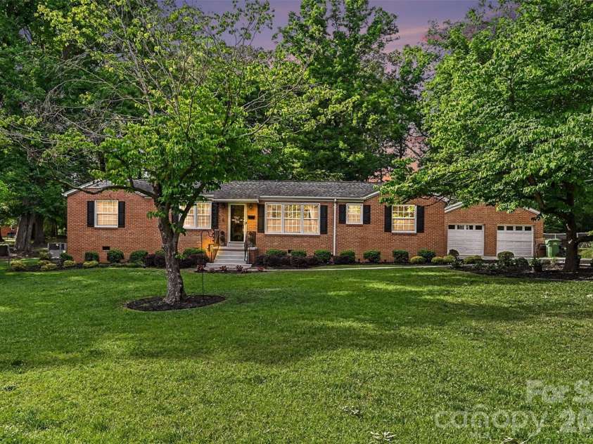 704 Marion Sims Drive, Lancaster, SC 29720.  MLS# CAR4379158, YatesRealty ID 22944. 