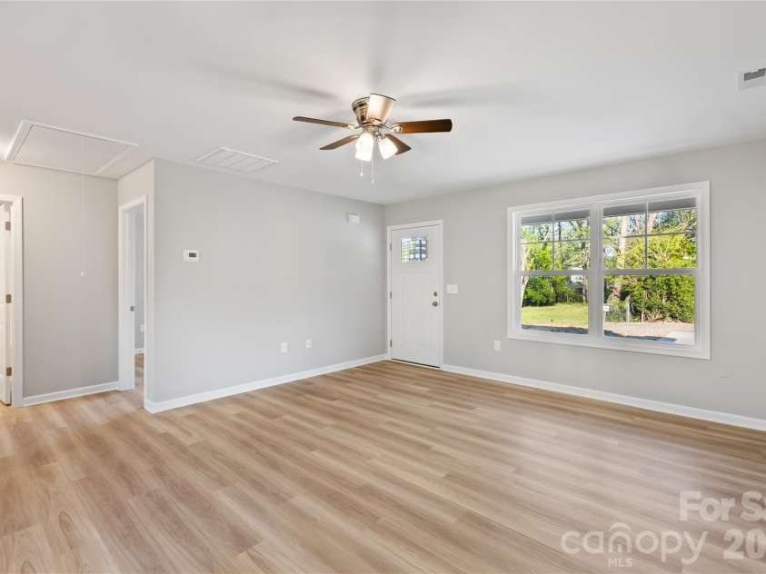 1021 E 10th Street, Kannapolis, NC 28083.  MLS# CAR4367969, YatesRealty ID 22945. 