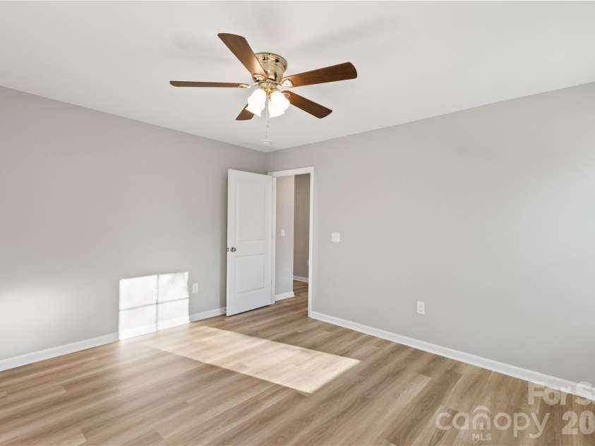 1021 E 10th Street, Kannapolis, NC 28083.  MLS# CAR4367969, YatesRealty ID 22945. 