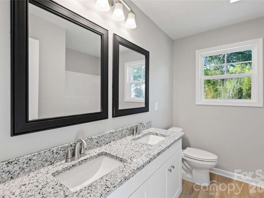 1021 E 10th Street, Kannapolis, NC 28083.  MLS# CAR4367969, YatesRealty ID 22945. 