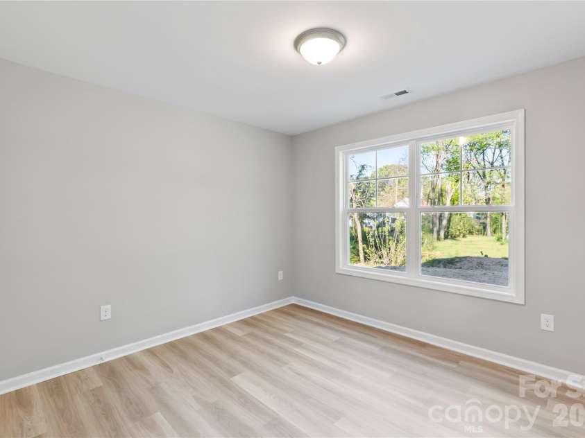1021 E 10th Street, Kannapolis, NC 28083.  MLS# CAR4367969, YatesRealty ID 22945. 