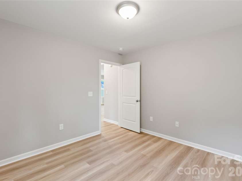 1021 E 10th Street, Kannapolis, NC 28083.  MLS# CAR4367969, YatesRealty ID 22945. 