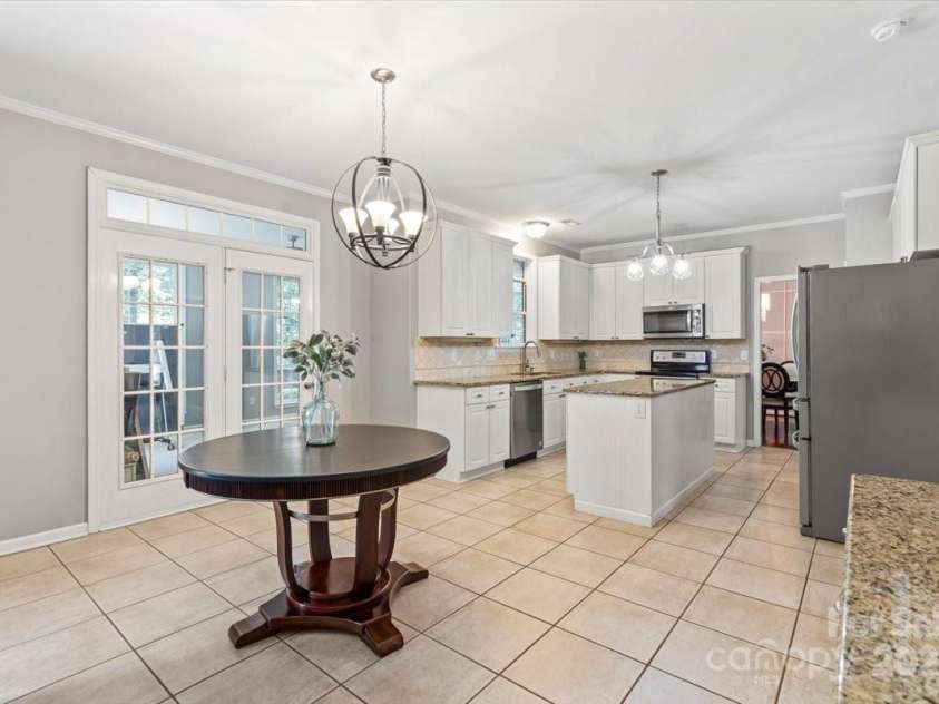 7151 Plough Drive, Mint Hill, NC 28227.  MLS# CAR4271885, YatesRealty ID 22946. Kitchen and Breakfast Area