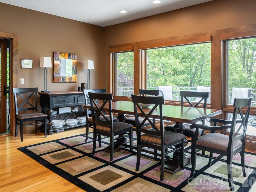 211 Boulder Ridge Drive, Hendersonville, NC 28792.  MLS# CAR4378849, YatesRealty ID 22947. 
