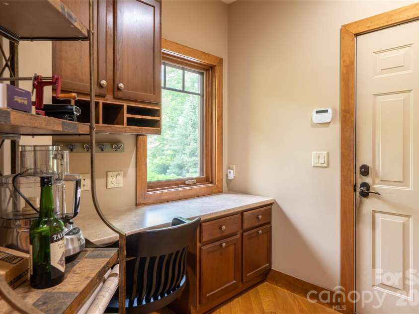 211 Boulder Ridge Drive, Hendersonville, NC 28792.  MLS# CAR4378849, YatesRealty ID 22947. 