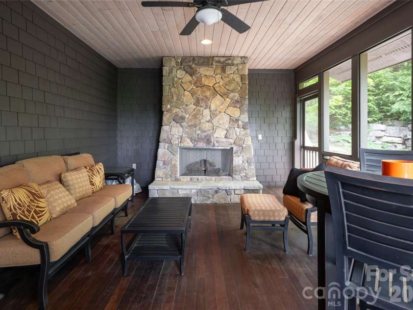 211 Boulder Ridge Drive, Hendersonville, NC 28792.  MLS# CAR4378849, YatesRealty ID 22947. 