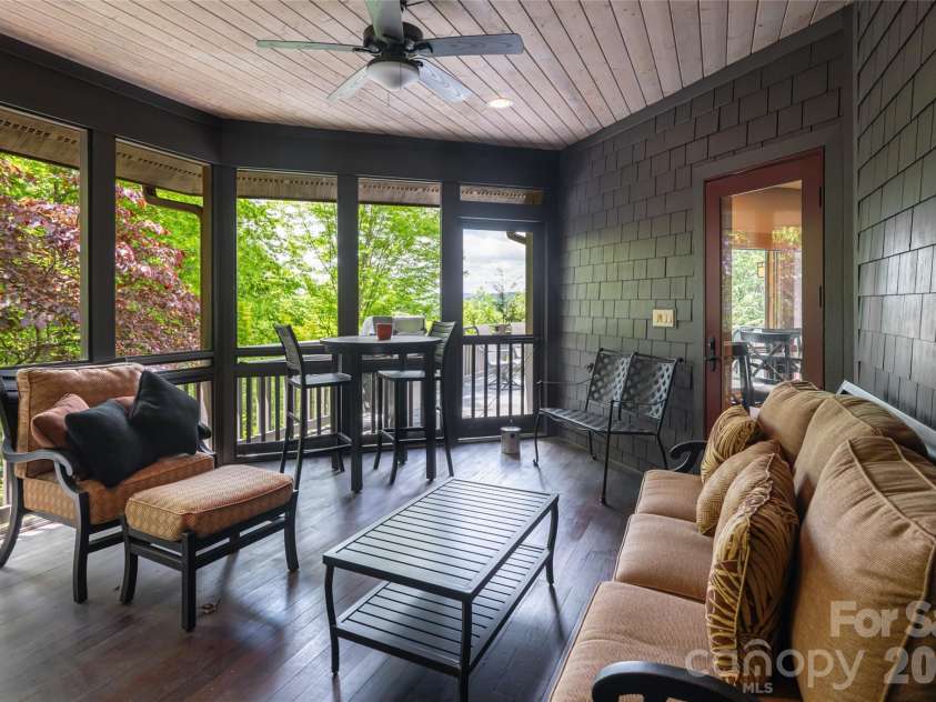 211 Boulder Ridge Drive, Hendersonville, NC 28792.  MLS# CAR4378849, YatesRealty ID 22947. 