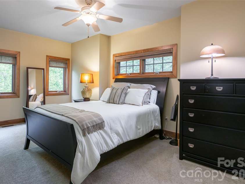211 Boulder Ridge Drive, Hendersonville, NC 28792.  MLS# CAR4378849, YatesRealty ID 22947. 