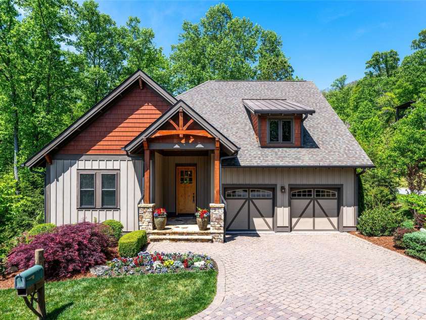 1 Stills Creek Loop, Fairview, NC 28730.  MLS# CAR4375448, YatesRealty ID 22948. 