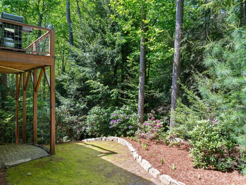1 Stills Creek Loop, Fairview, NC 28730.  MLS# CAR4375448, YatesRealty ID 22948. 