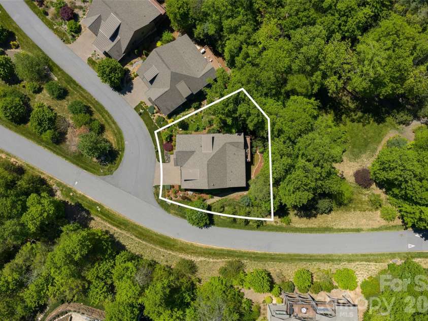 1 Stills Creek Loop, Fairview, NC 28730.  MLS# CAR4375448, YatesRealty ID 22948. 