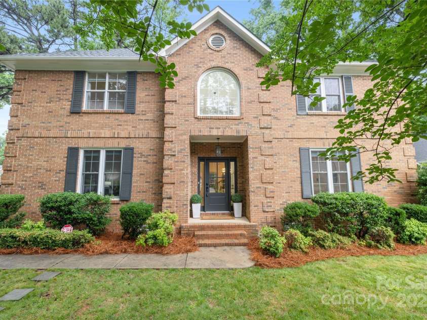 4808 Cobble Glen Way, Charlotte, NC 28269.  MLS# CAR4276072, YatesRealty ID 22948. 