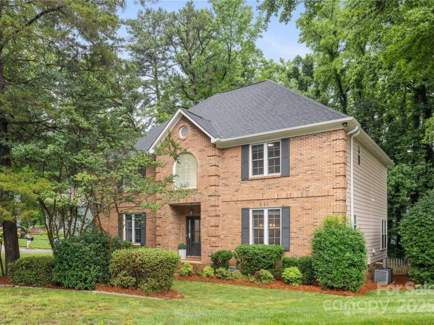 4808 Cobble Glen Way, Charlotte, NC 28269.  MLS# CAR4276072, YatesRealty ID 22948. 