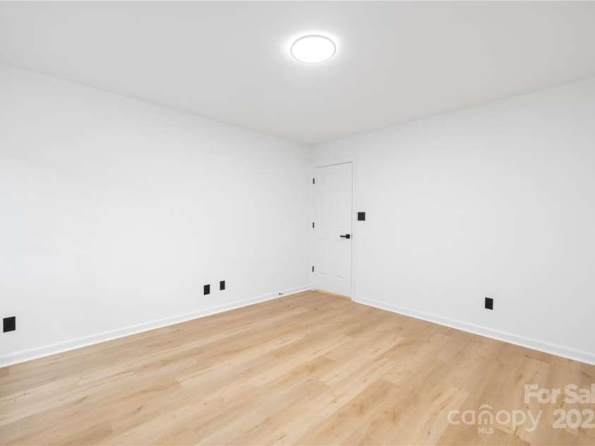 4808 Cobble Glen Way, Charlotte, NC 28269.  MLS# CAR4276072, YatesRealty ID 22948. 