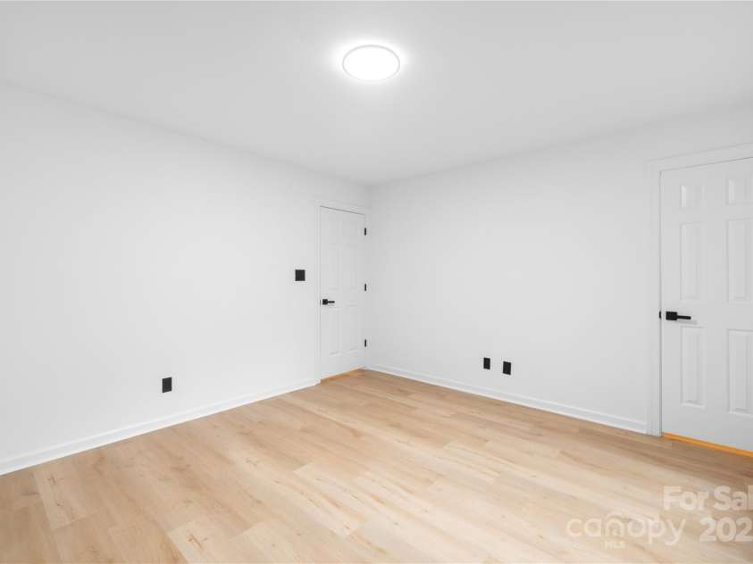 4808 Cobble Glen Way, Charlotte, NC 28269.  MLS# CAR4276072, YatesRealty ID 22948. 