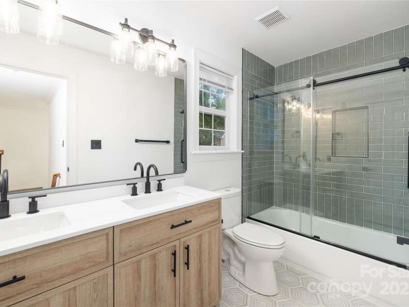 4808 Cobble Glen Way, Charlotte, NC 28269.  MLS# CAR4276072, YatesRealty ID 22948. 