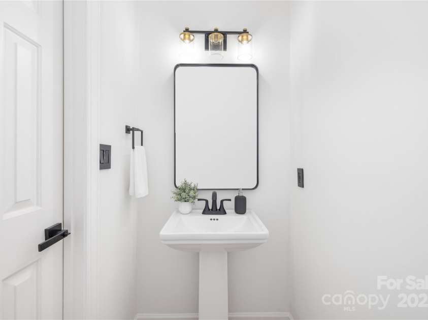 4808 Cobble Glen Way, Charlotte, NC 28269.  MLS# CAR4276072, YatesRealty ID 22948. 