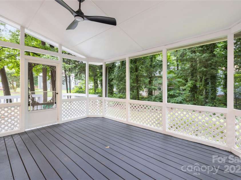 4808 Cobble Glen Way, Charlotte, NC 28269.  MLS# CAR4276072, YatesRealty ID 22948. 