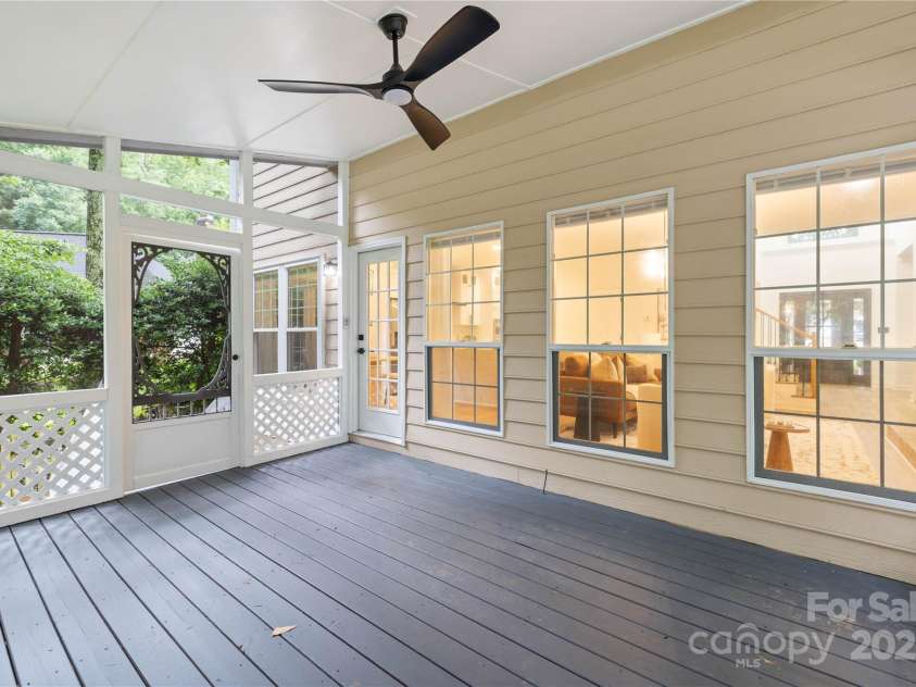 4808 Cobble Glen Way, Charlotte, NC 28269.  MLS# CAR4276072, YatesRealty ID 22948. 