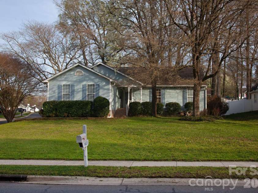 14621 Smith Road, Charlotte, NC 28273.  MLS# CAR4381558, YatesRealty ID 22949. 