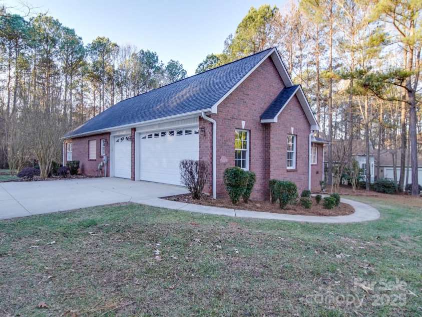 121 Sierra Woods Drive, Troutman, NC 28166.  MLS# CAR4210634, YatesRealty ID 2295. 