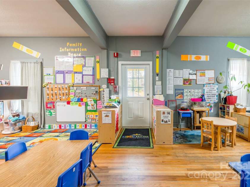 547 Oakland Avenue, Statesville, NC 28677.  MLS# CAR4334547, YatesRealty ID 2295. 