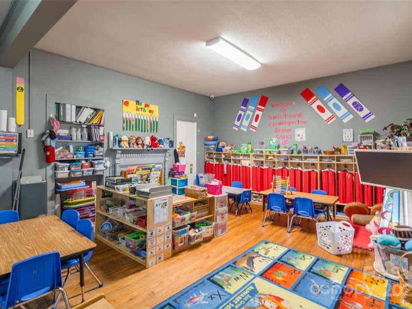 547 Oakland Avenue, Statesville, NC 28677.  MLS# CAR4334547, YatesRealty ID 2295. 