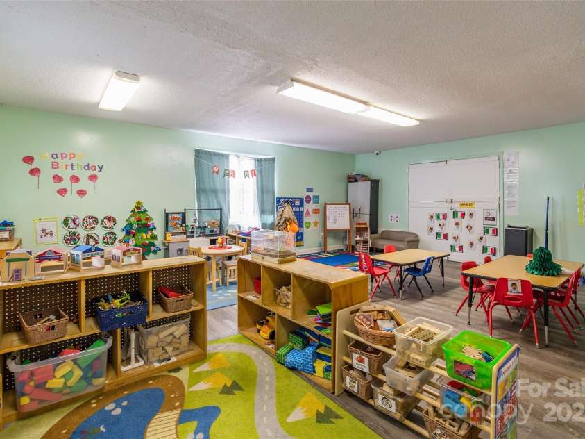 547 Oakland Avenue, Statesville, NC 28677.  MLS# CAR4334547, YatesRealty ID 2295. 