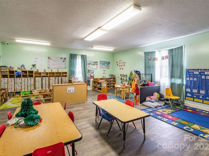 547 Oakland Avenue, Statesville, NC 28677.  MLS# CAR4334547, YatesRealty ID 2295. 