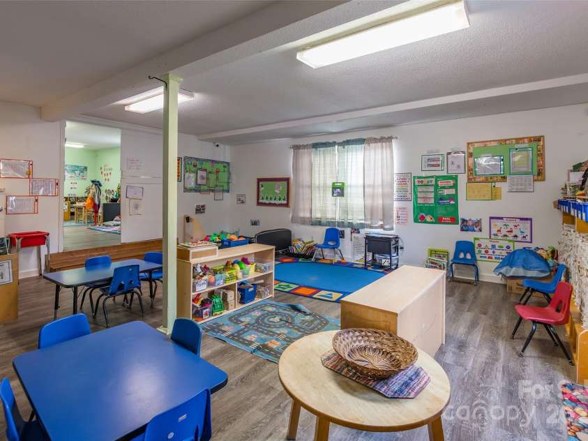 547 Oakland Avenue, Statesville, NC 28677.  MLS# CAR4334547, YatesRealty ID 2295. 