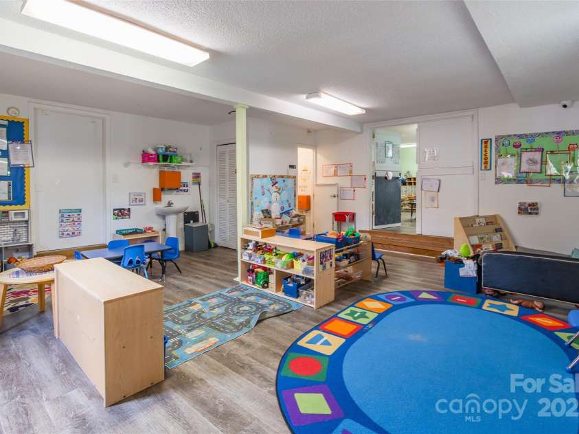 547 Oakland Avenue, Statesville, NC 28677.  MLS# CAR4334547, YatesRealty ID 2295. 