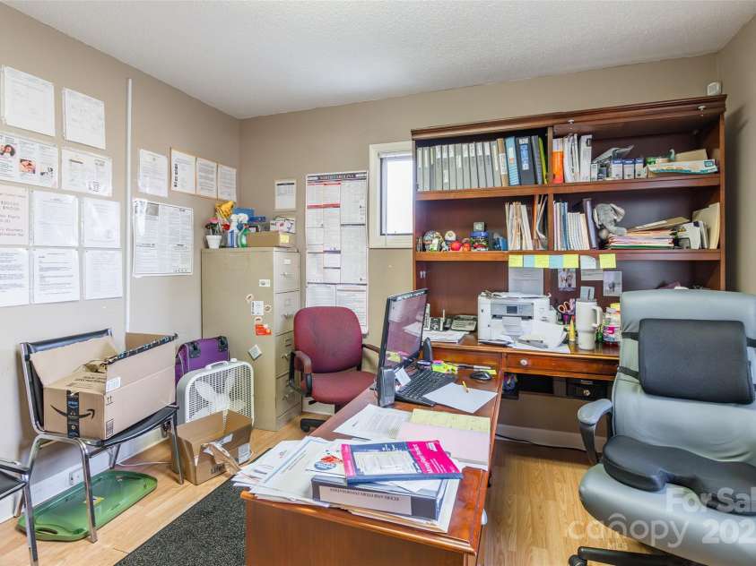 547 Oakland Avenue, Statesville, NC 28677.  MLS# CAR4334547, YatesRealty ID 2295. 