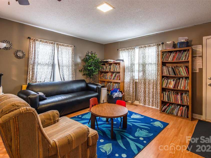 547 Oakland Avenue, Statesville, NC 28677.  MLS# CAR4334547, YatesRealty ID 2295. 