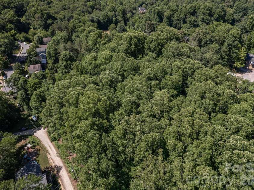 17 Chicago Avenue, Black Mountain, NC 28711.  MLS# CAR4372235, YatesRealty ID 22951. 