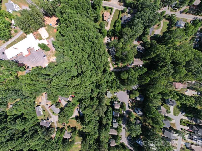 17 Chicago Avenue, Black Mountain, NC 28711.  MLS# CAR4372235, YatesRealty ID 22951. 