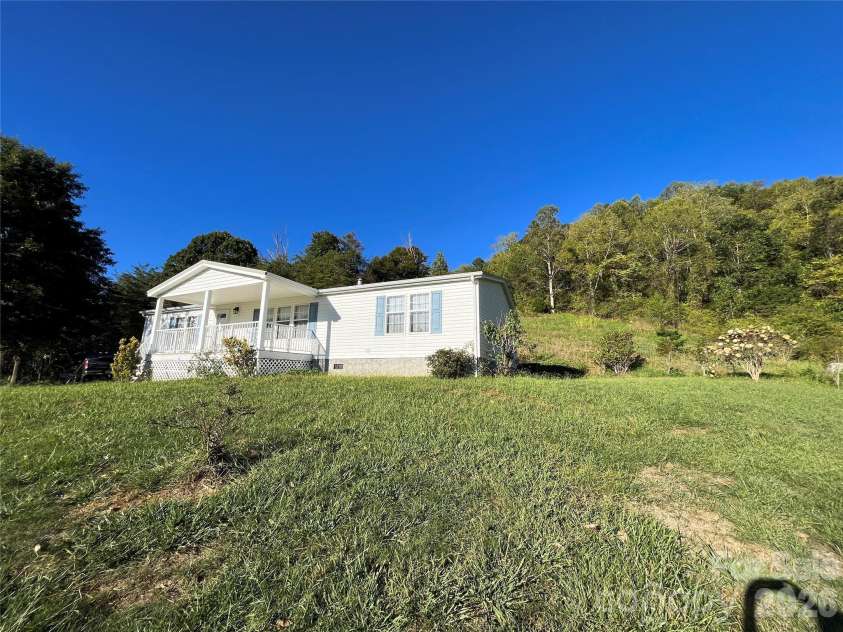 15 Mothers Way, Marshall, NC 28753.  MLS# CAR4380284, YatesRealty ID 22952. 