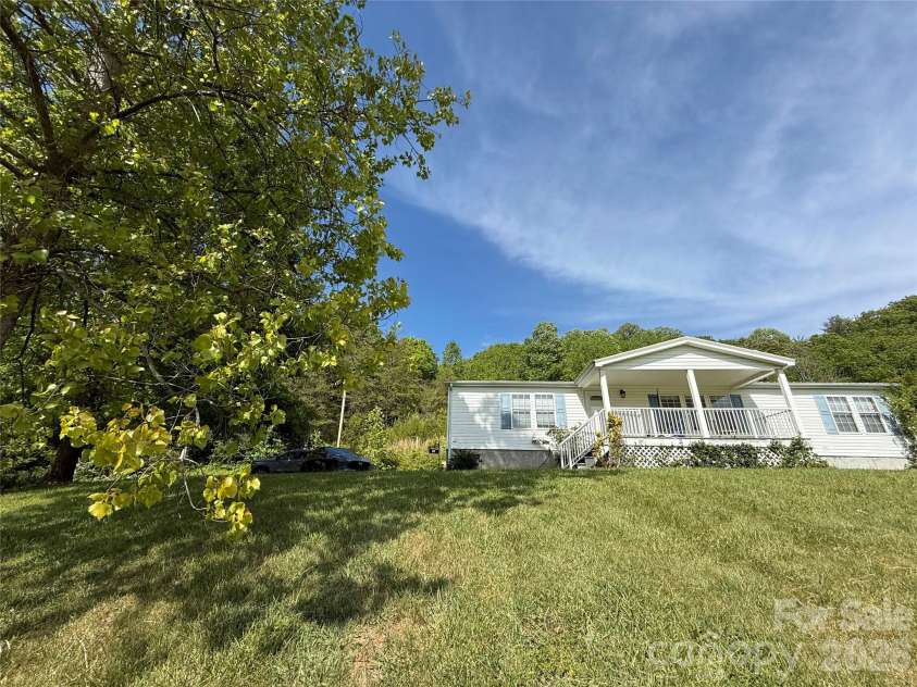 15 Mothers Way, Marshall, NC 28753.  MLS# CAR4380284, YatesRealty ID 22952. 