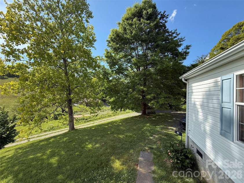 15 Mothers Way, Marshall, NC 28753.  MLS# CAR4380284, YatesRealty ID 22952. 