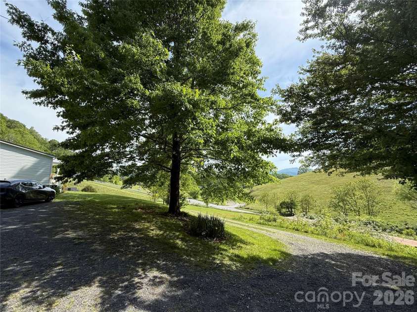 15 Mothers Way, Marshall, NC 28753.  MLS# CAR4380284, YatesRealty ID 22952. 